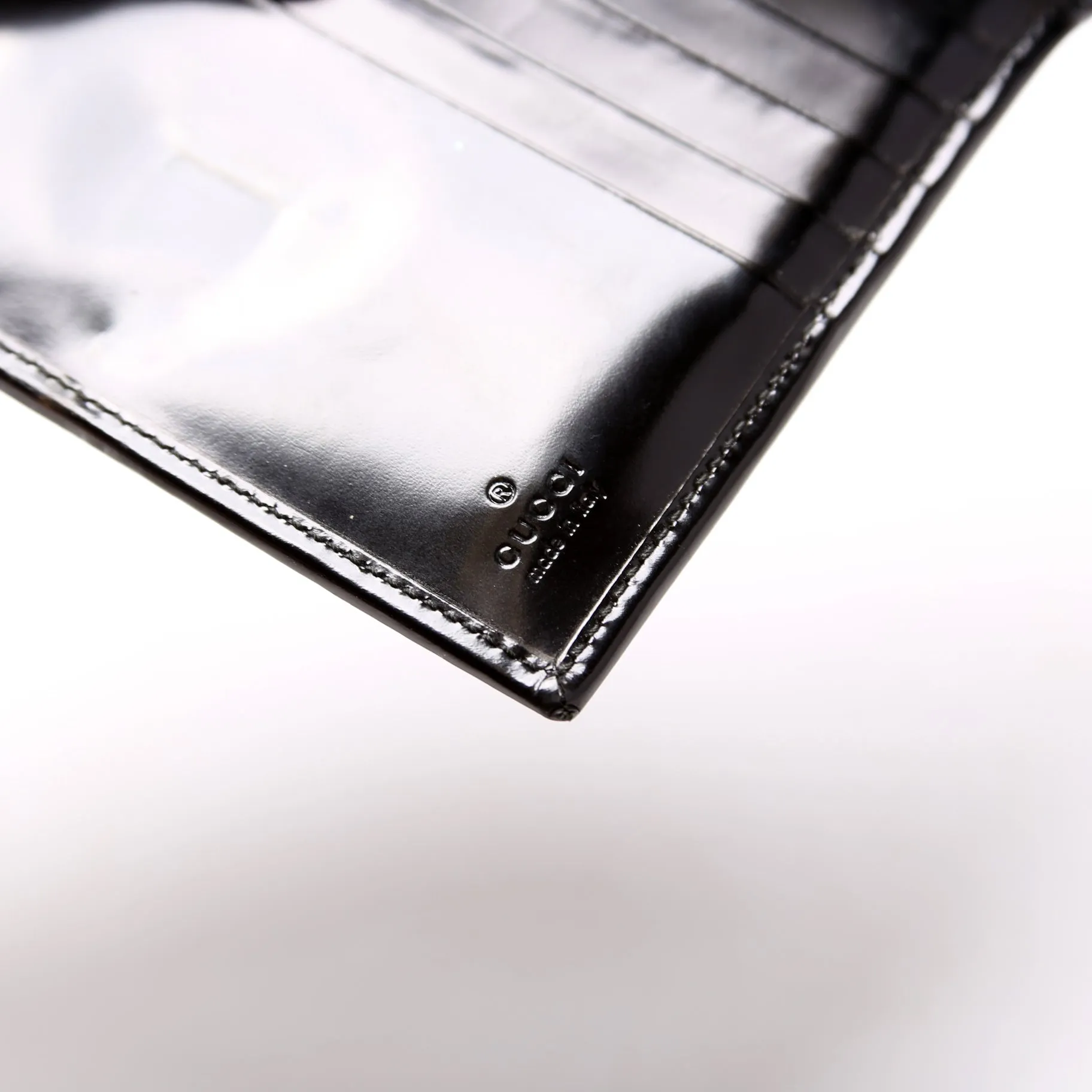 035-1147 Brushed Leather Compact Wallet Black