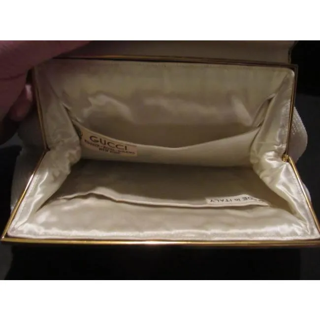 Gucci Vintage Iridescent Pearl Seed Bead With A Hinged Top White Plastic Clutch